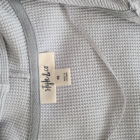 Style & Co Petite Cardigan Sweater.  Size PS.  Light Gray - Picture 4 of 9